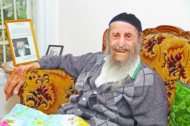 זכריה בראשי ז"ל, האיש הכי מבוגר בעולם, בן 116 במותו (צילום: ארנון בוסאני)