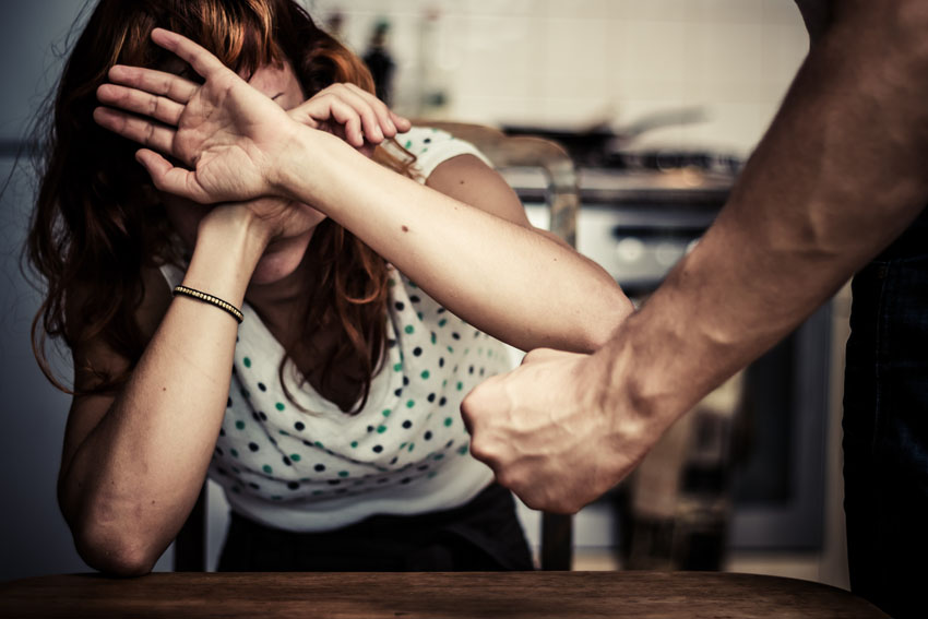 אישה מוכה (צילום אילוסטרציה: א.ס.א.פ קריאייטיב INGIMAGE)