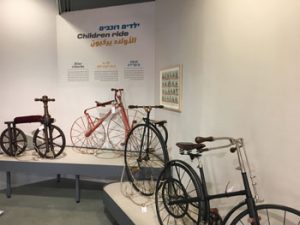 תערוכת אופניים במוזיאון המדע (צילום: טל בר לב)