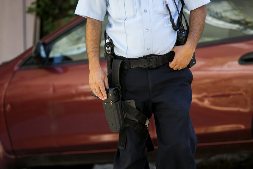 שוטר (צילום אילוסטרציה: אוליבייה פיטוסי)
