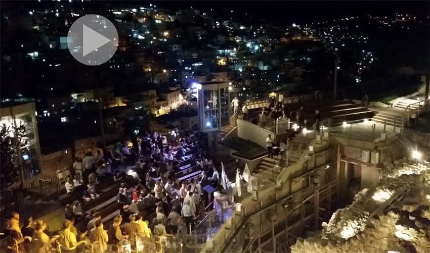 וידאו – סיגל קליין במופע אור קולי חדשני בעיר דוד