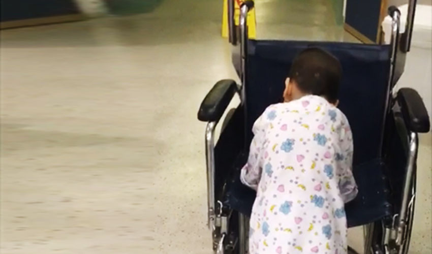 הרופאים בהדסה נדהמו: בן 4 בכיסא גלגלים החל ללכת לאחר הניתוח