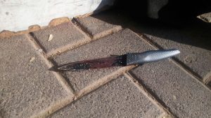 הסכין שנתפסה בידי המחבל (צילום: דוברות המשטרה)