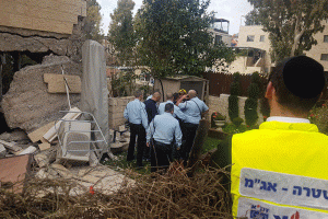זירת הפיצוץ בבקעה (צילומים: איחוד והצלה מחוז ירושלים, אריק אבולוף, כבאות והצלה מחוז ירושלים)