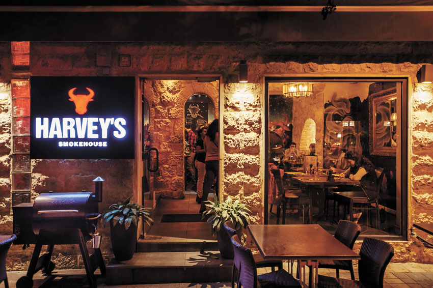 מסעדת HARVEY'S (צילום: Andrew Malakhovsky)
