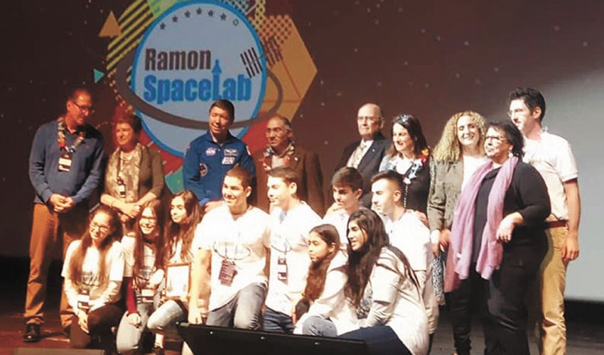 תלמידי דקל וילנאי בתחרות "רמון ספייסלאב" (צילום: עיריית מעלה אדומים)