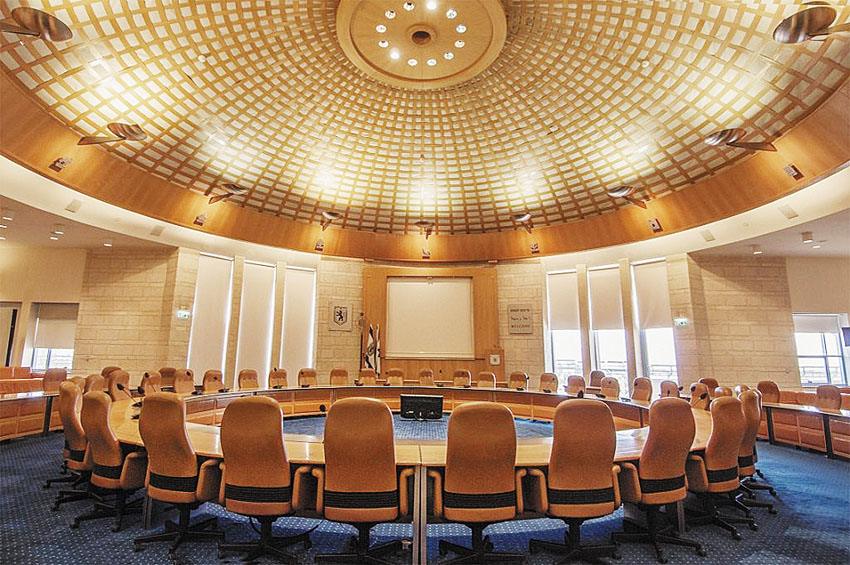 אולם מועצת העירייה (צילום: טל הרדה)