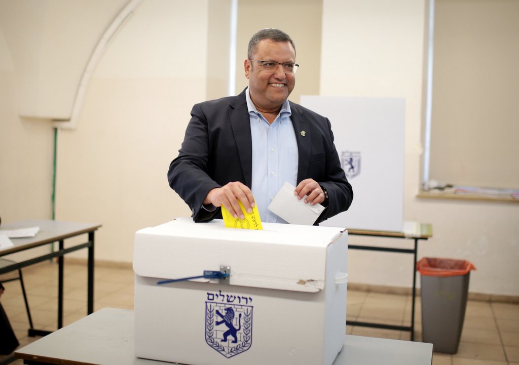 משה ליאון, מצביע אתמול ביום הבחירות (צילום: אורן בן-חקון)