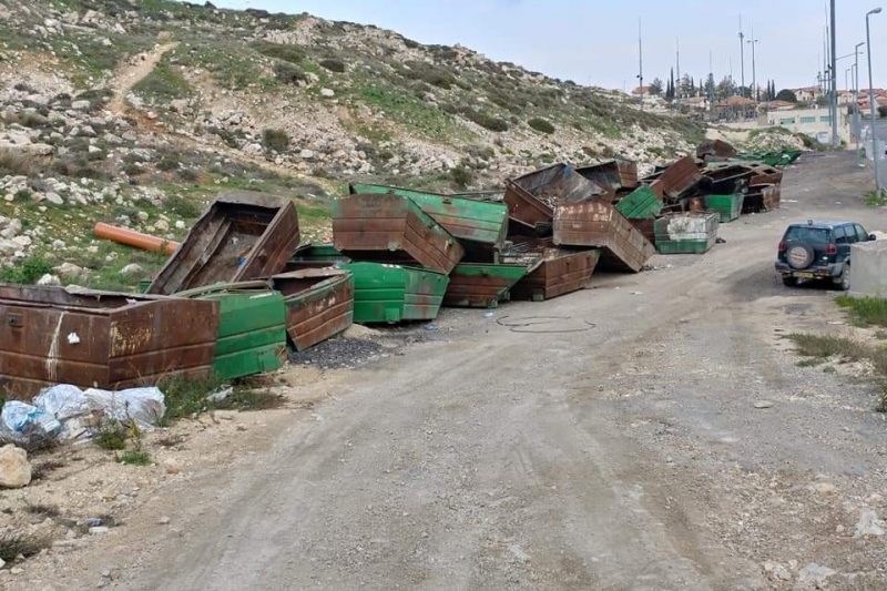 סוף דרכם של פחי הצפרדע: מפגע סביבתי ואסתטי בצפון ירושלים