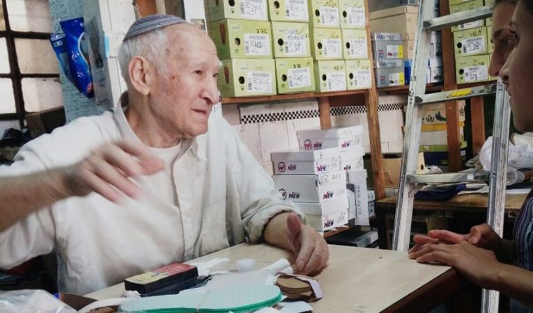 אחרי 80 שנה: נסגרה חנות הנעליים המיתולוגית במחנה יהודה