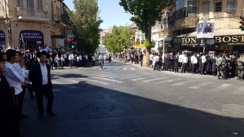 הפגנת החרדים בכיכר השבת (צילום: דוברות המשטרה)
