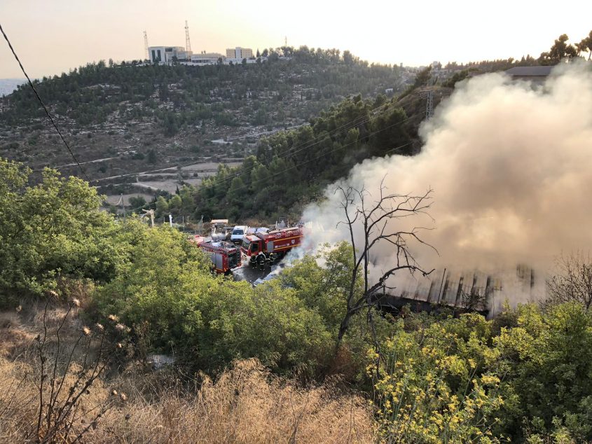 השריפה באורה (צילום: דוברות כבאות והצלה ירושלים)