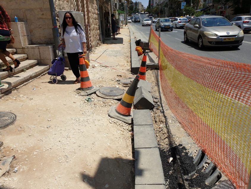 רחוב בצלאל (צילום: קבוצת הפייסבוק ירושלים בעיות פיתוח)