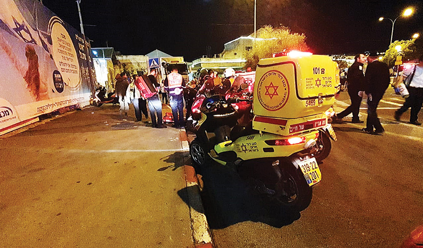 זירת פיגוע הדריסה סמוך למתחם התחנה בירושלים (צילום: תיעוד מבצעי מד"א)