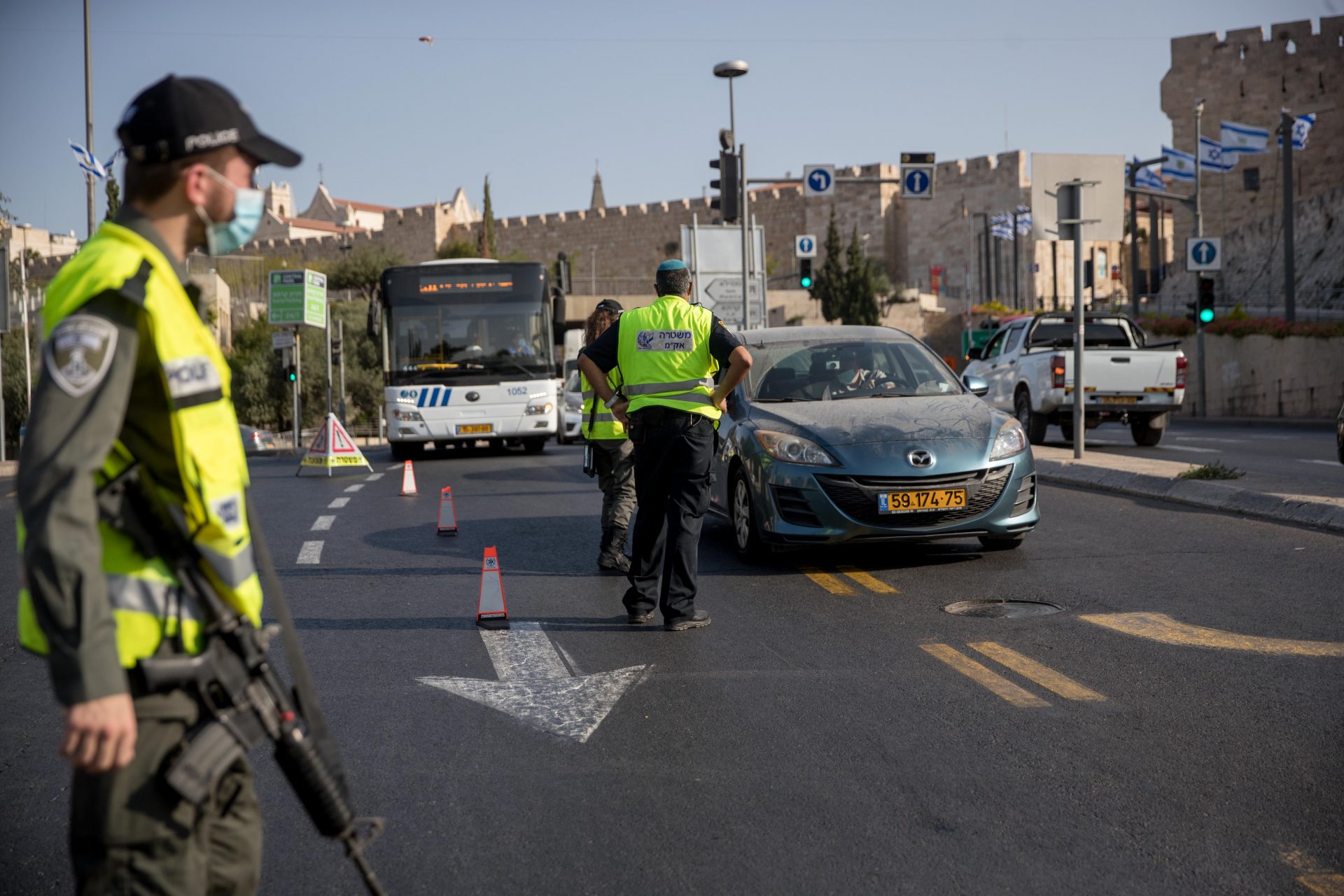 ירושלים נכנסה לסגר מהודק: מחסומי המשטרה חזרו לכבישים