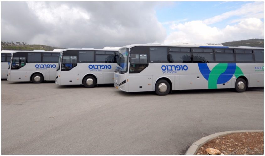 אוטובוסים של חברת סופרבוס (צילום: Yossi.malki-מתוך ויקפדיה)