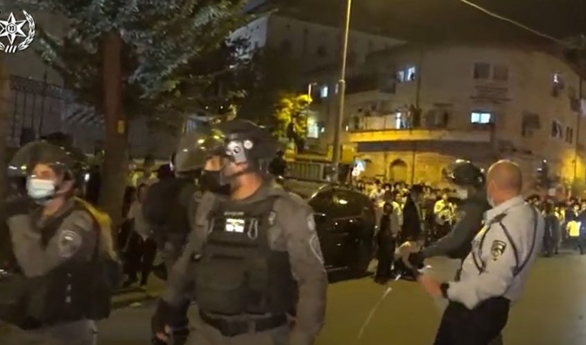 תיעוד ההתפרעויות במאה שערים (צילום: דוברות המשטרה)
