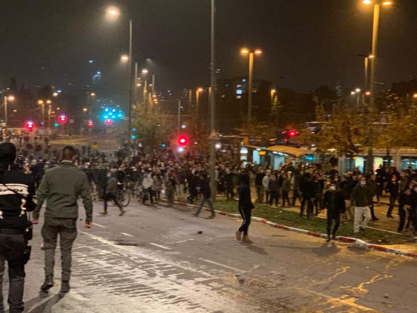הפגנות סוערות מצד אנשי הימין (צילום: דוברות המשטרה)