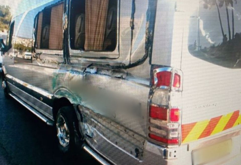 הבוקר – בר אילן: מספר פצועים בתאונת דרכים בין אוטובוס ורכב הסעות ילדים