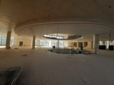 בניית אולם הכניסה בספריה הלאומית החדשה (צילום: אדם אקרמן)