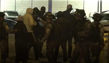 פעילות משטרה בשייח ג'ראח מעצרים מעצר בלילה (צילום: דוברות המשטרה)