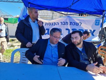 איתמר בן גביר בלשכה המאולתרת בשייח ג'ראח