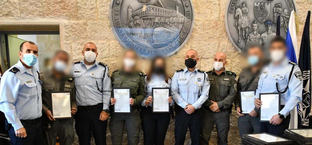 גיבורים: תעודות הערכה הוענקו ללוחמים שנטרלו מחבלים בירושלים