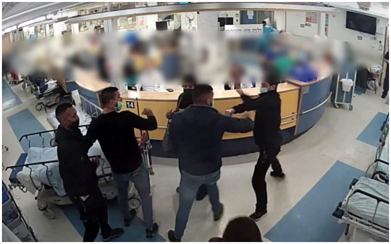 הבוקר: שוב אלימות כלפי צוותי רפואה בשערי צדק – צפו בתיעוד ממצלמות האבטחה
