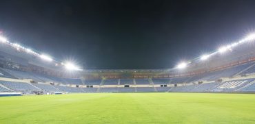 כר הדשא באצטדיון טדי (צילום: ארנון בוסאני)