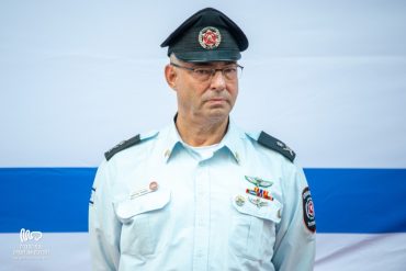טפסר שמוליק פרידמן (צילום: כבאות והצלה ירושלים)