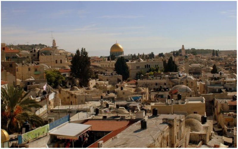 מבט מהעיר העתיקה על כיפת הסלע (צילום: מוחמד מוסא שהואן, lehava nazareth Pikiwiki Israel, CC BY 2.5, מתוך ויקיפדיה)
