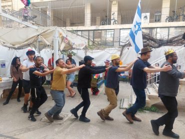נשף פורים לדרי הרחוב בירושלים (צילום: ניר דרמון)