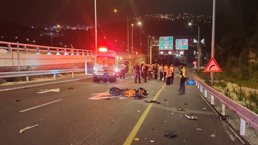 זירת התאונה הלילה בכביש 16 (צילום: דוברות איחוד הצלה)