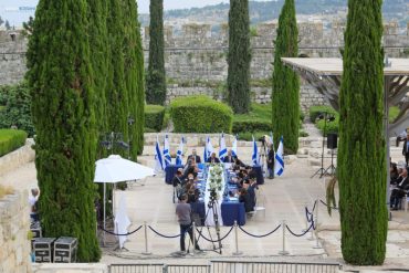ישיבת מועצת העירייה בגן דוידסון (צילום: ארנון בוסאני)