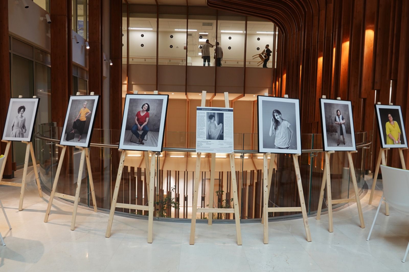 "תמיד אישה": התערוכה בשערי צדק שנותנת תקווה לנשים