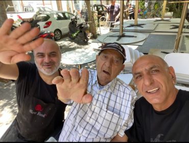 שאבי, עזרא ז"ל ואלרן שרפלר (צילום: פרטי)