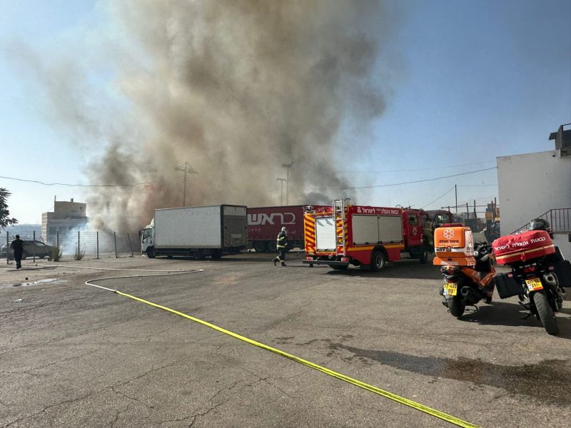 השריפה בשוק הסיטונאי (צילום: הערשי פרלמוטר - תיעוד מבצעי כב”ה מחוז ירושלים)