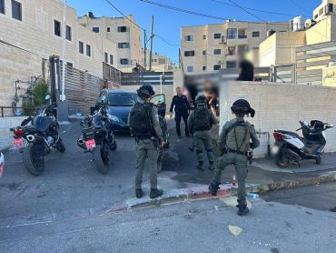 זירת האירוע האלים בבית חנינא (צילום: דוברות המשטרה)