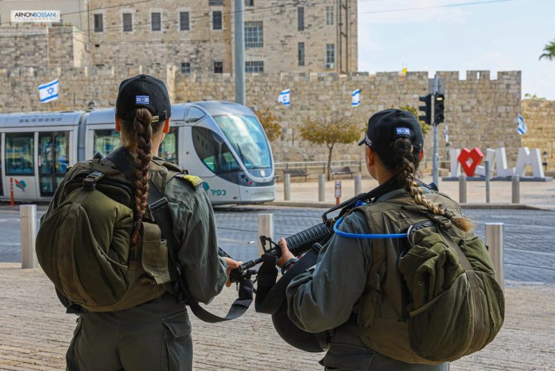 תגבור חיילים בירושלים (צילום: ארנון בוסאני)