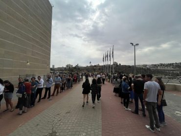 התגייסות עצומה של תושבי ירושלים לתרום דם (צילום: דוברות מד"א)