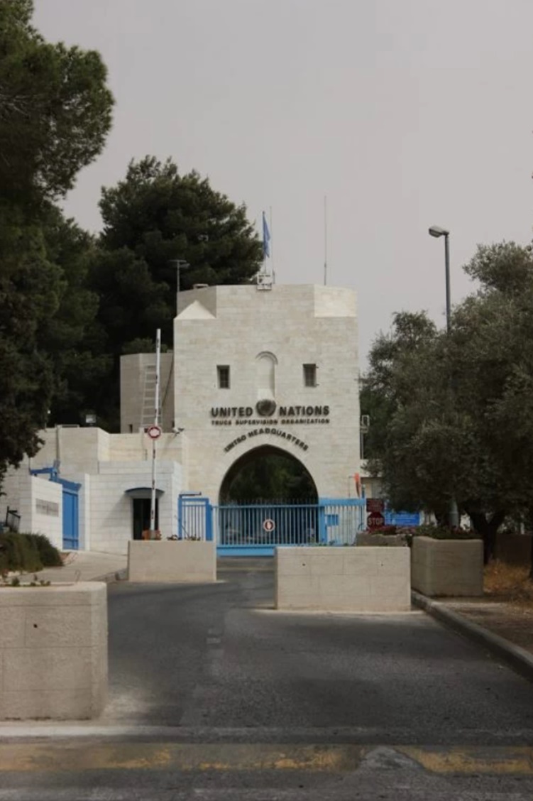 שער הכניסה למתחם ארמון הנציב (צילום: אדם אקרמן)