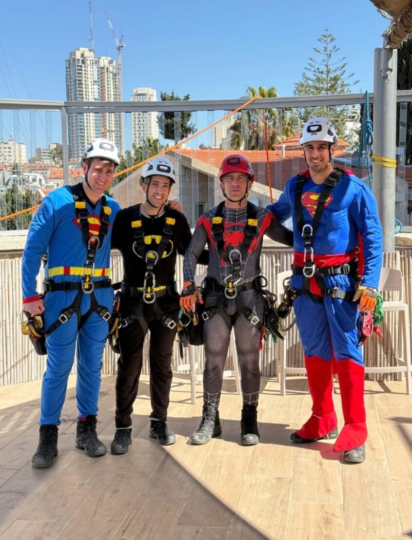 גיבורי העל מכבאות והצלה מחוז ירושלים ביום פעילות במכון פוירשטיין
