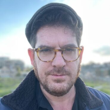 יונתן פלג