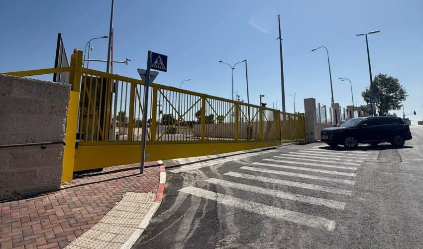 מסוף האוטובוסים החדש בשכונת רמות (צילום: אקסטרה)