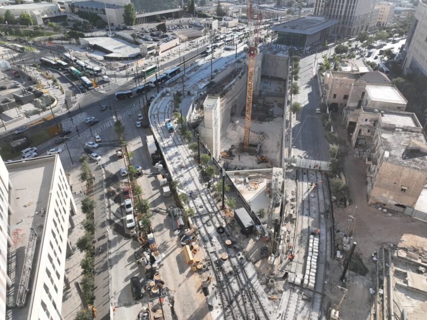 עבודות החיבור קו אדום-קו ירוק (צילומים באדיבות שפיר/כפיר, באדיבות צוות תכנית אב לתחבורה ירושלים)