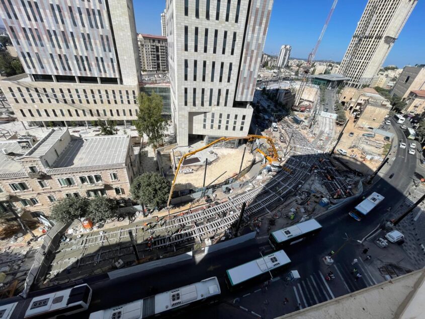 עבודות החיבור קו אדום-קו ירוק (צילומים באדיבות שפיר/כפיר, באדיבות צוות תכנית אב לתחבורה ירושלים)