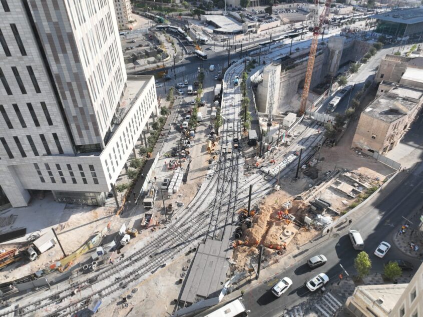 עבודות החיבור קו אדום-קו ירוק (צילומים באדיבות שפיר/כפיר, באדיבות צוות תכנית אב לתחבורה ירושלים)