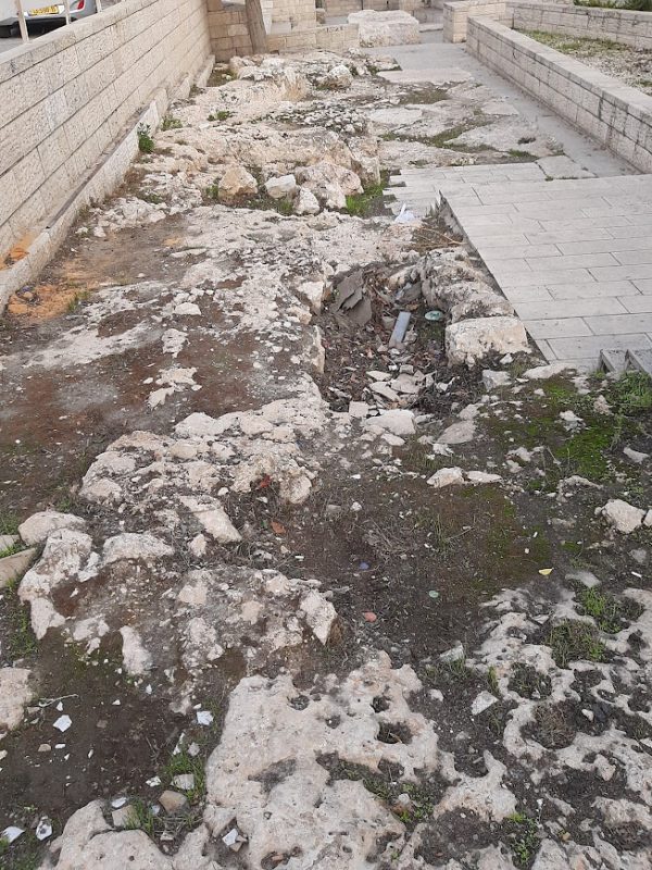 שרידי החומה השלישית (צילום: אדם אקרמן)