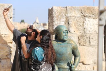 טיילת החומות בחנוכה (צילום: באדיבות פמ''י)