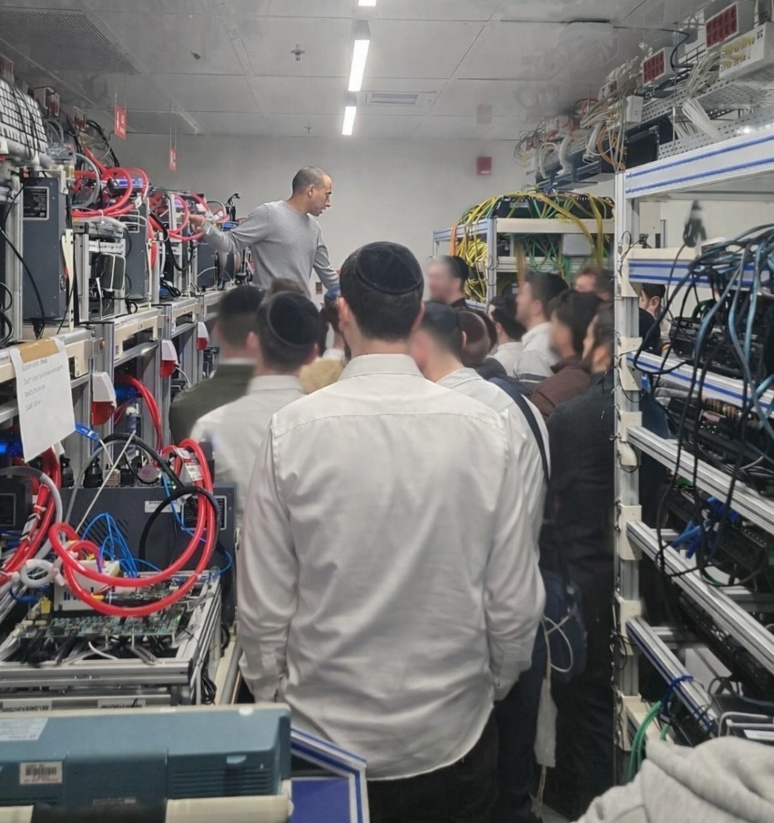 תלמידים חרדים בקמפוס אינטל בירושלים (צילום: יח"צ)